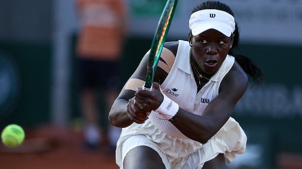 Mboko and Auger-Aliassime Advance to French Open Second Round