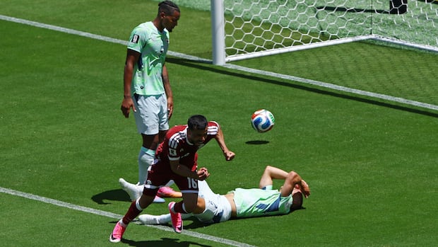 Khoukhi Header Secures Qatar 1-1 Draw Against Switzerland in World Cup